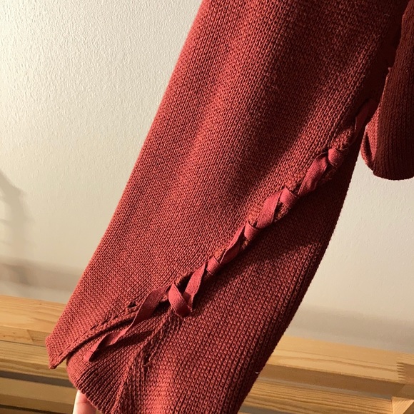Topshop burgundy sweater with details on sleeves - Picture 2 of 4